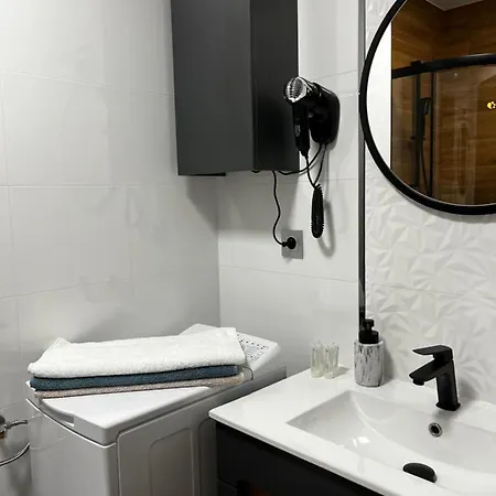 Lägenhet Komfortowy W Centrum *